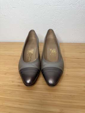 Vintage Salvatore Ferragamo Metallic Silver and Gunmetal Cap Toe Low Pumps Size